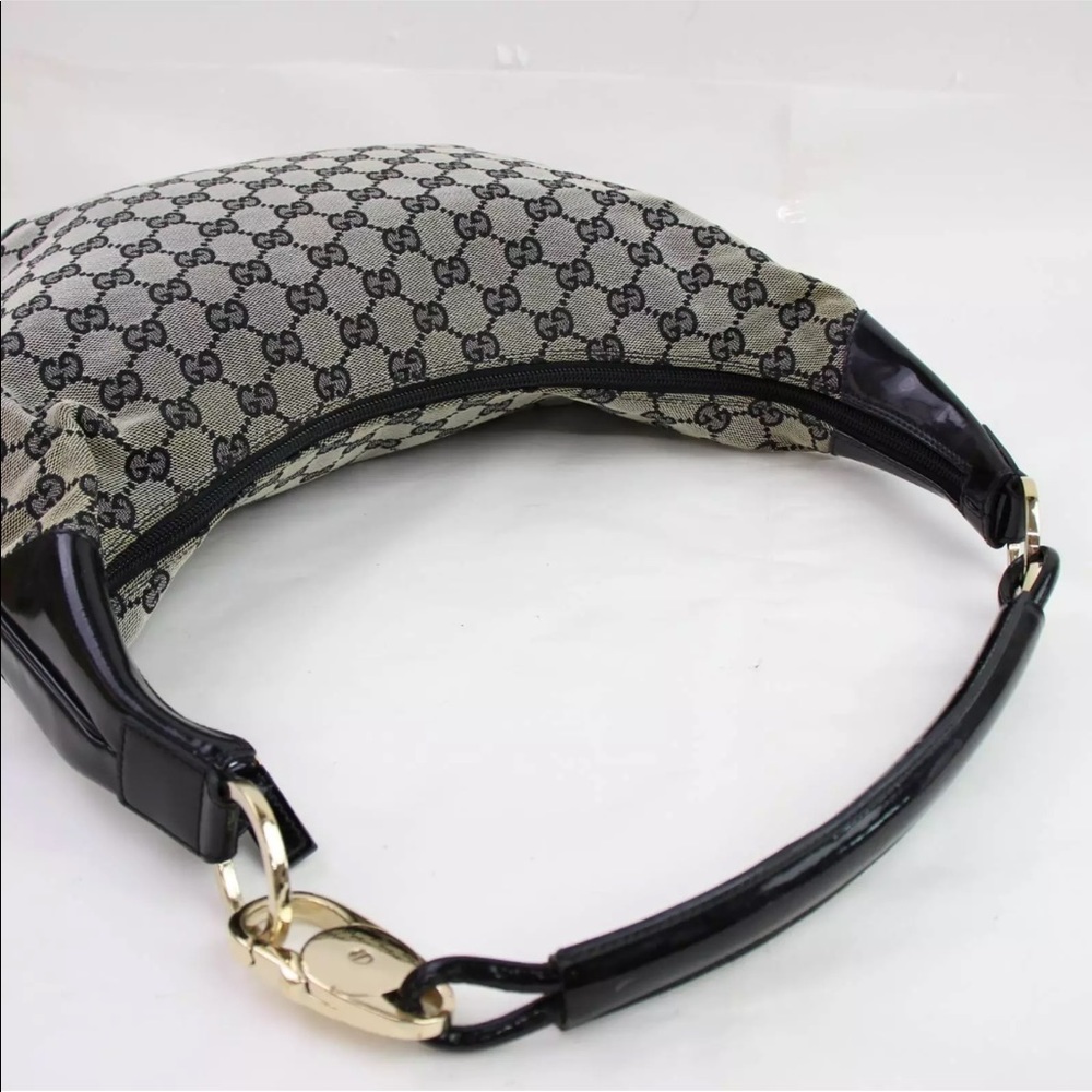 SOLD💯% Authentic Gucci hobo/half moon style bag. - Picture 3 of 8